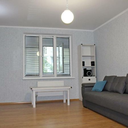 Large 2-Bedroom Apartament In The Center Chisinau Bagian luar foto