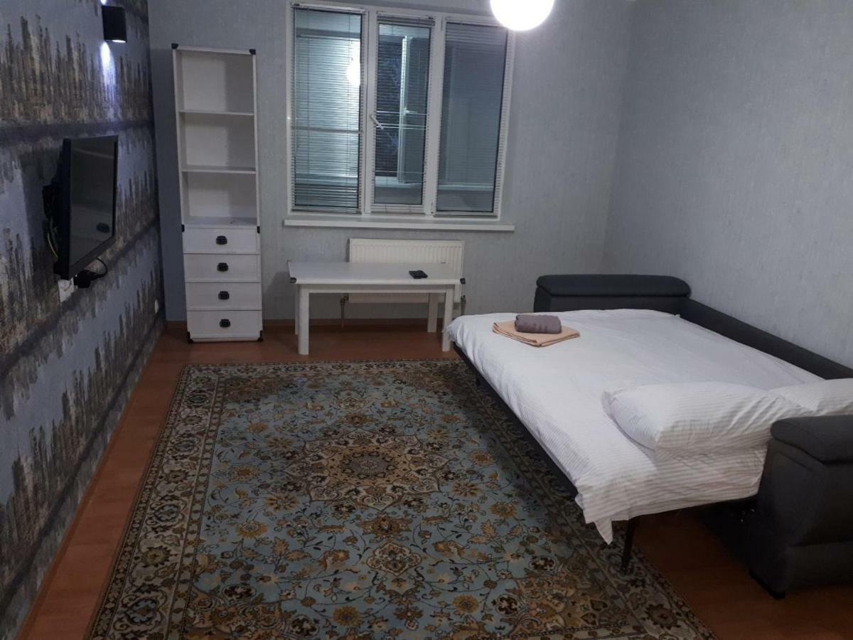 Large 2-Bedroom Apartament In The Center Chisinau Bagian luar foto