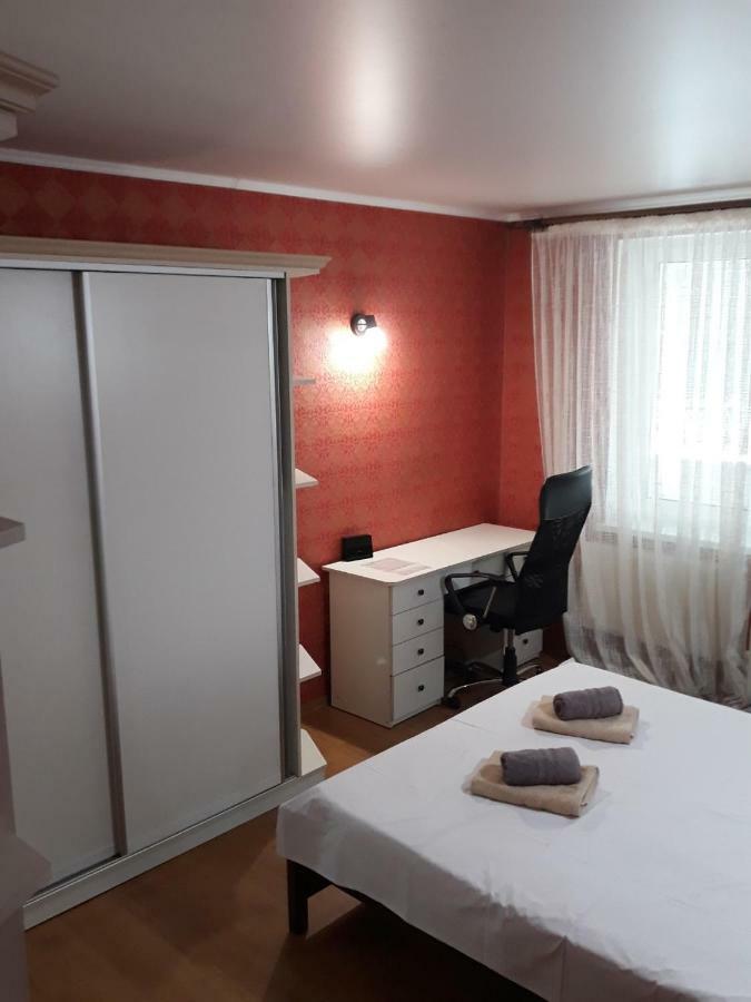 Large 2-Bedroom Apartament In The Center Chisinau Bagian luar foto