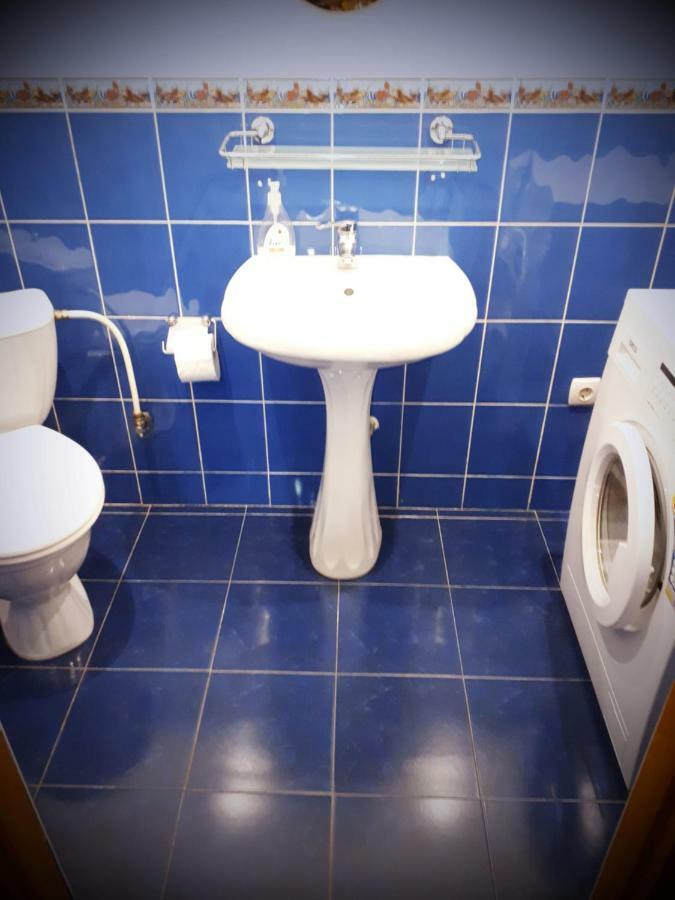 Large 2-Bedroom Apartament In The Center Chisinau Bagian luar foto