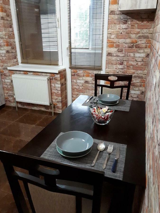 Large 2-Bedroom Apartament In The Center Chisinau Bagian luar foto